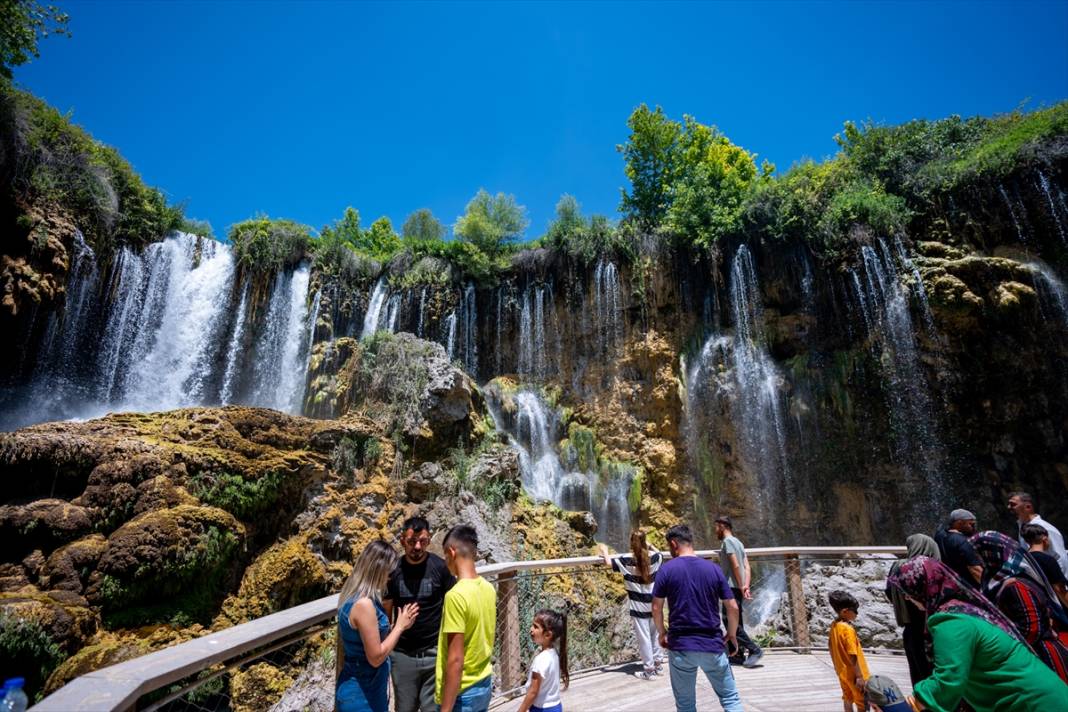 Yerköprü Şelalesi, Konya’da sıcaktan bunalanların mekanı oldu 3